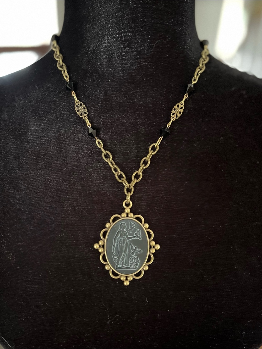 Vintage 1940s Black Glass Goddess Cameo Necklace with Brass Czech Chain - Picture 11 of 16